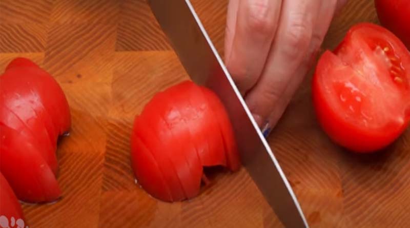 Нарезка томатов пластинками