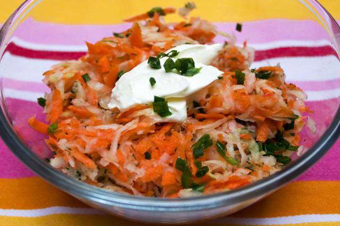 Салат из репы с морковью и чесноком